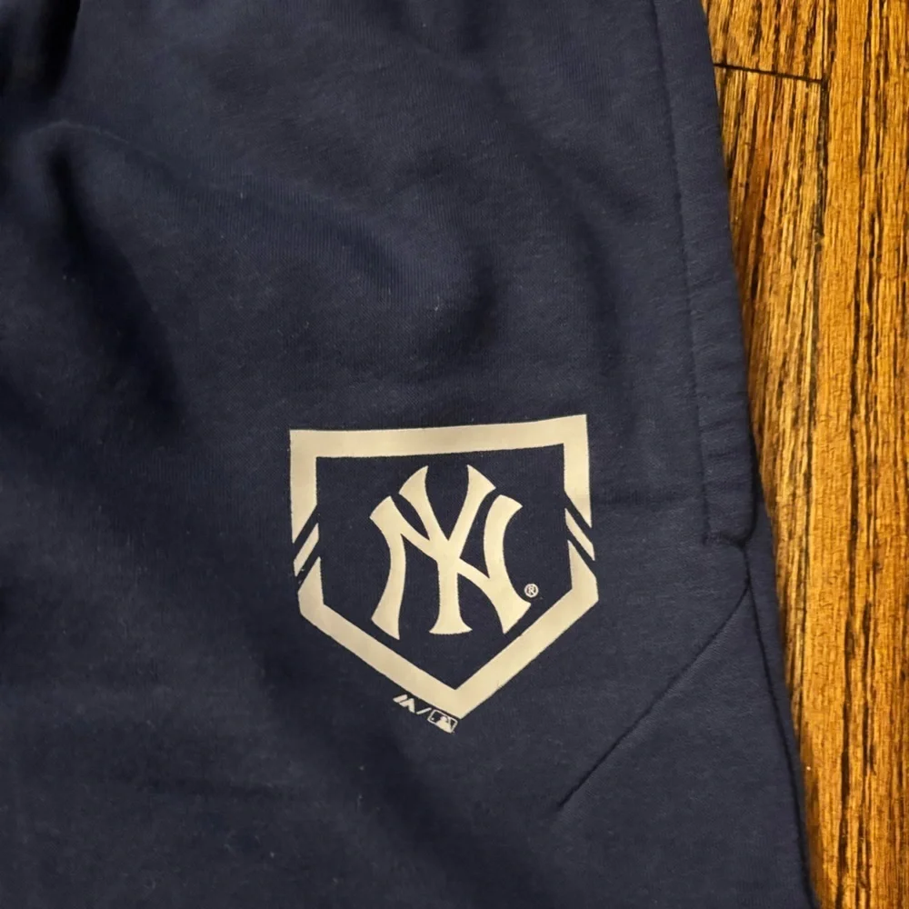 Majestic navy joggers